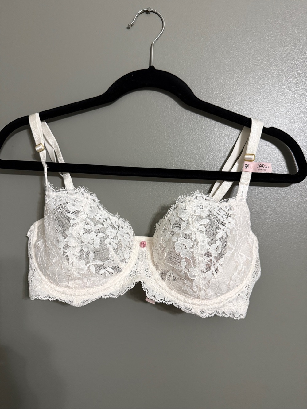 Victoria's Secret Cream Floral Lace Underwire Bra